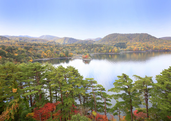 桧原湖／裏磐梯エリア。磐梯高原の中心に位置する最大の湖。