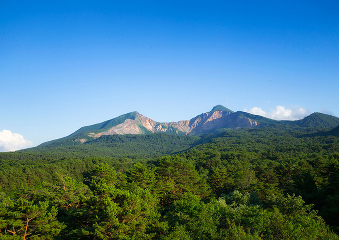 磐梯山／表磐梯エリア。万葉の時代から「会津嶺」として名を知られています。