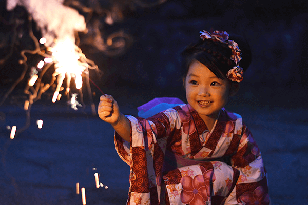 7/22（木）～8/31（火）にご宿泊のお子様に花火無料プレゼント！